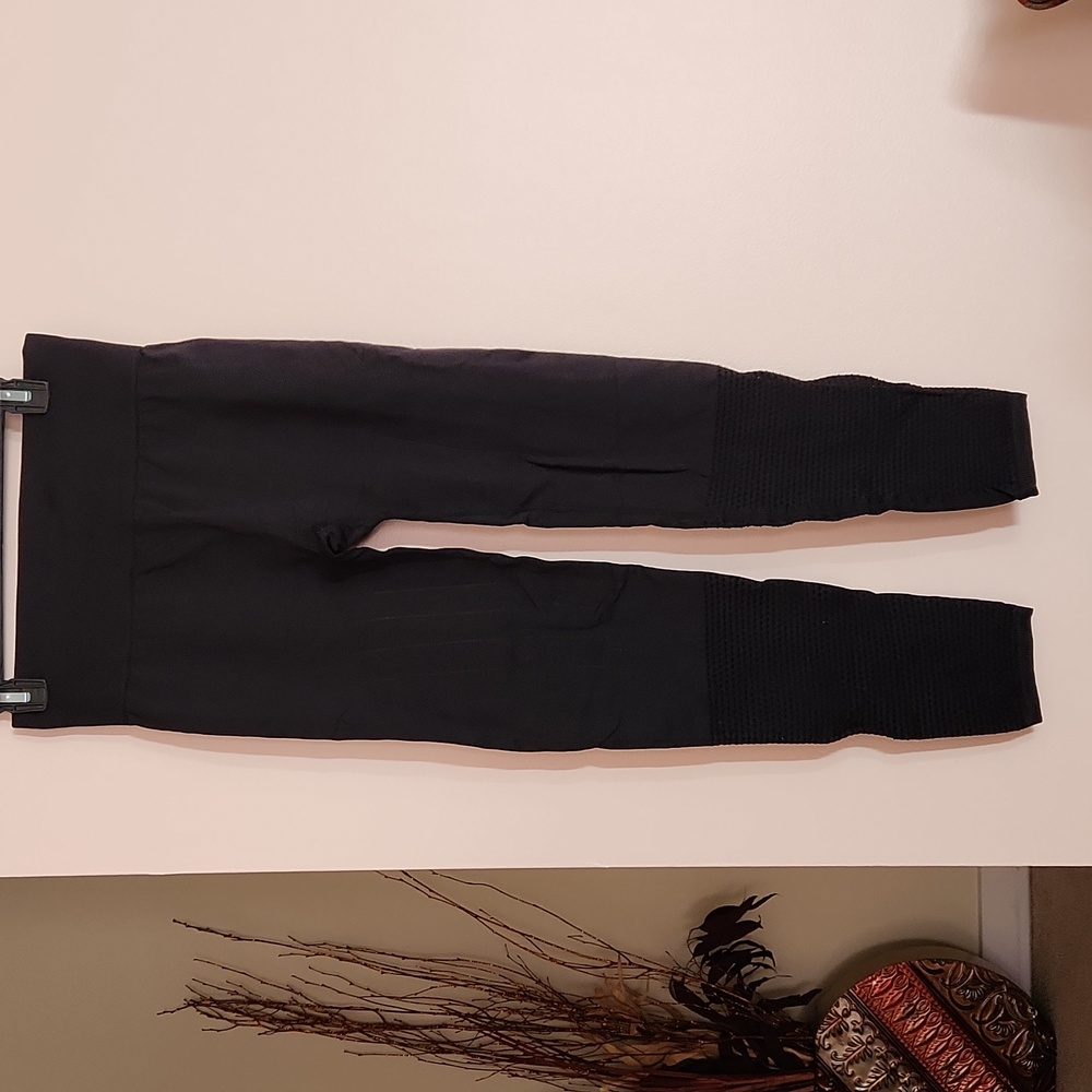 Medium black fabletics leggings